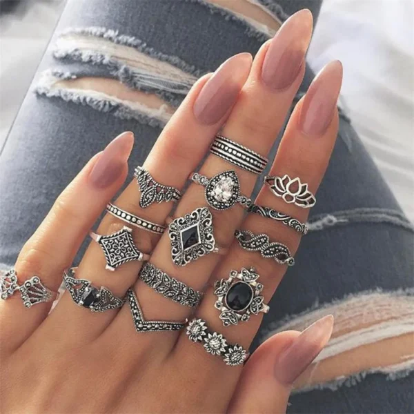 15-Piece Vintage Ring Set: Elevate Your Fashion Game