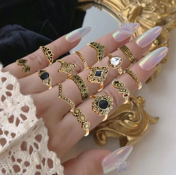 15-Piece Vintage Ring Set: Elevate Your Fashion Game