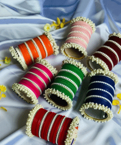 Stylish Velvet Glass Bangles Set